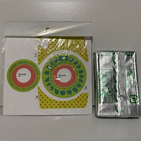 Green Fujifilm Instax mini 9 Camera with Case and Accessories - Picture 5 of 7